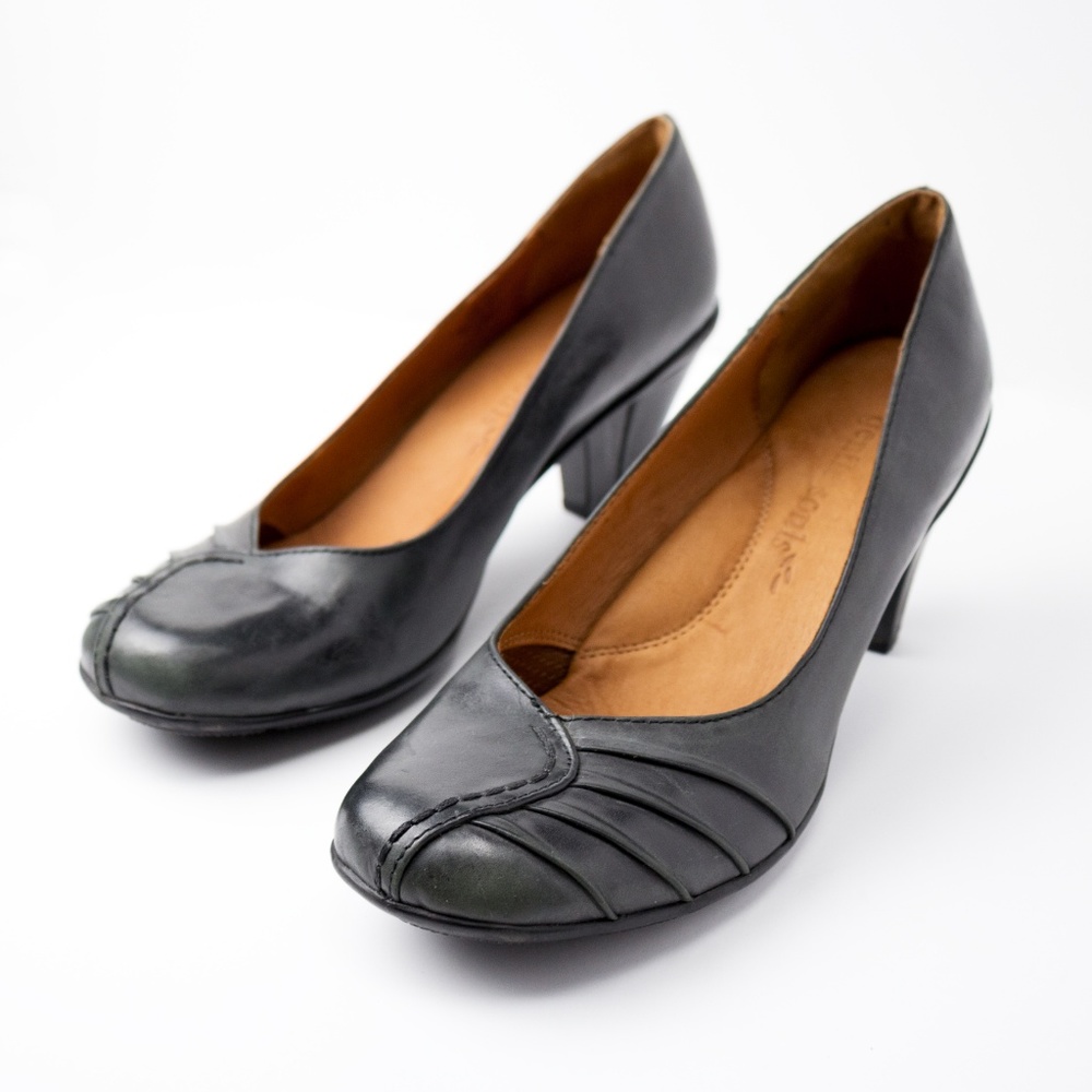 Gentle Souls Black Pumps - Size 10